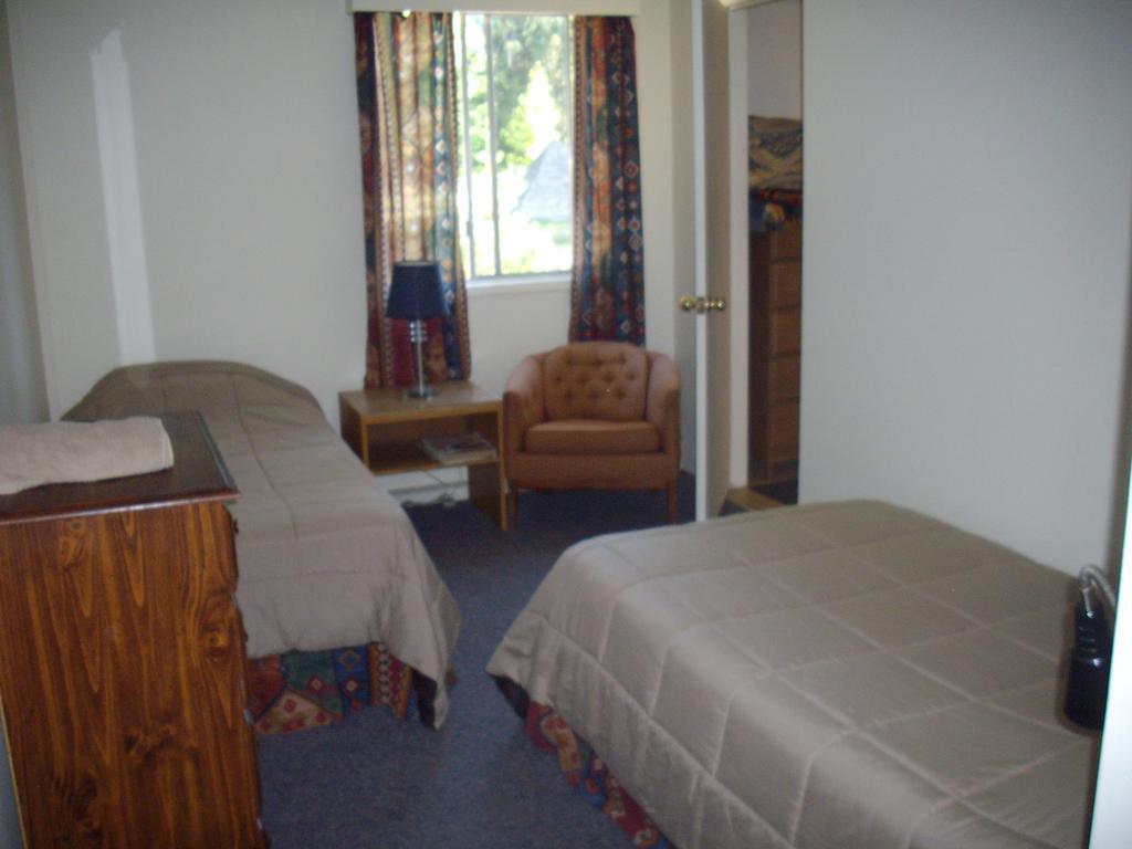 Lake Trail Guesthouse Cumberland Room photo
