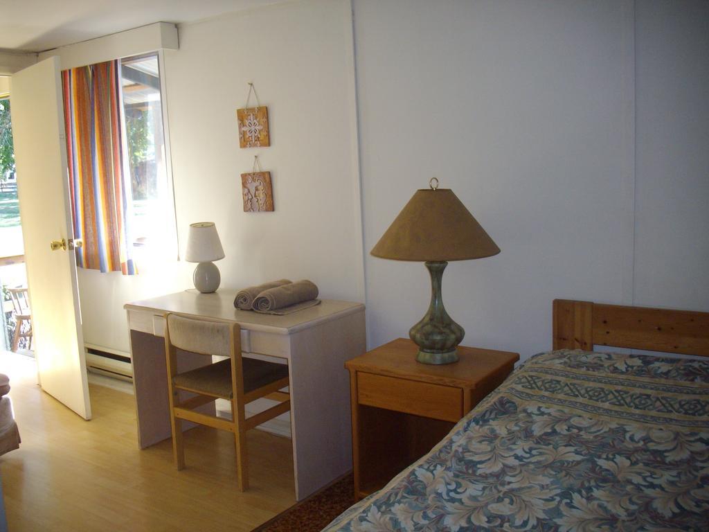 Lake Trail Guesthouse Cumberland Room photo